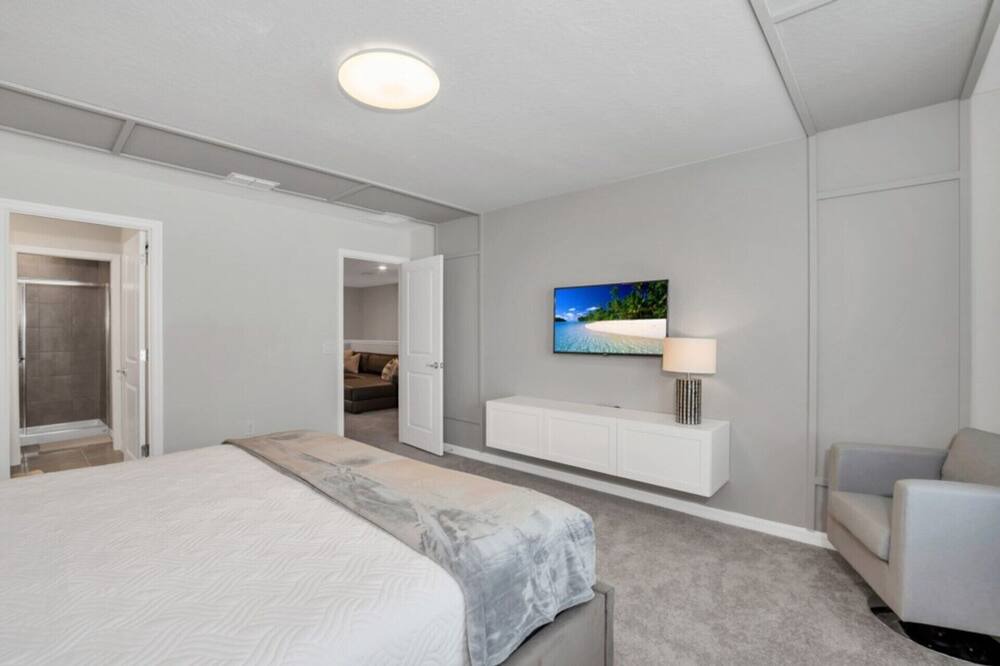 Photo of Bedroom in Saratoga Park