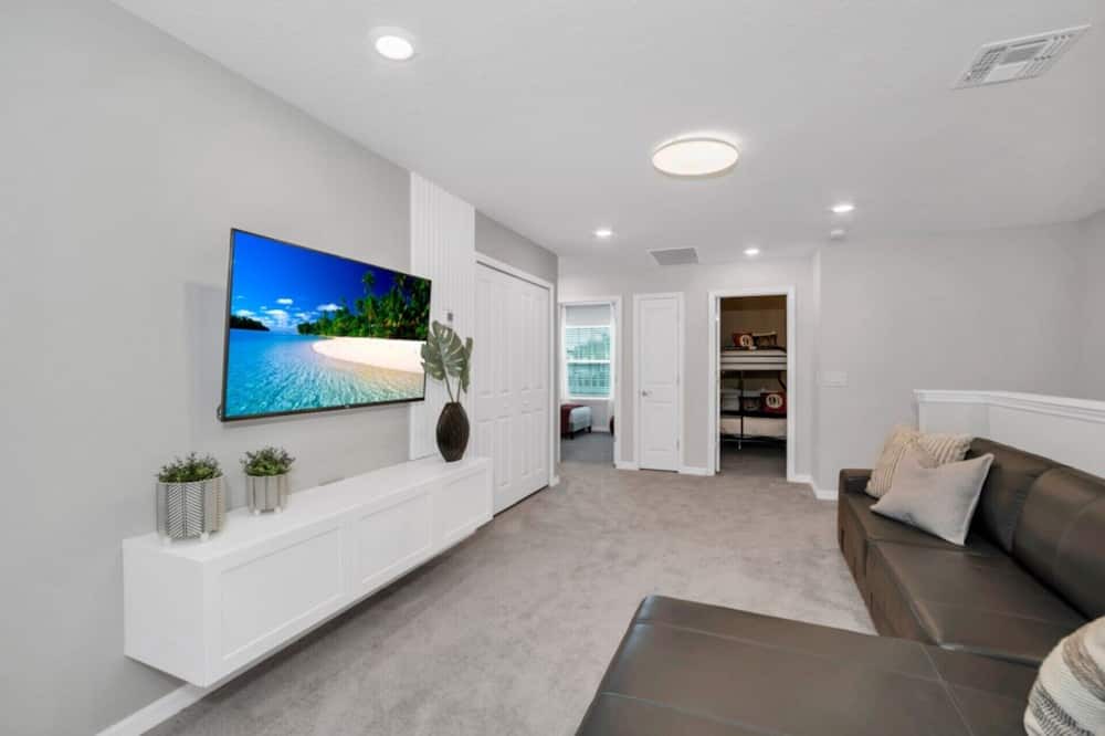 Photo of Livingroom in Saratoga Park