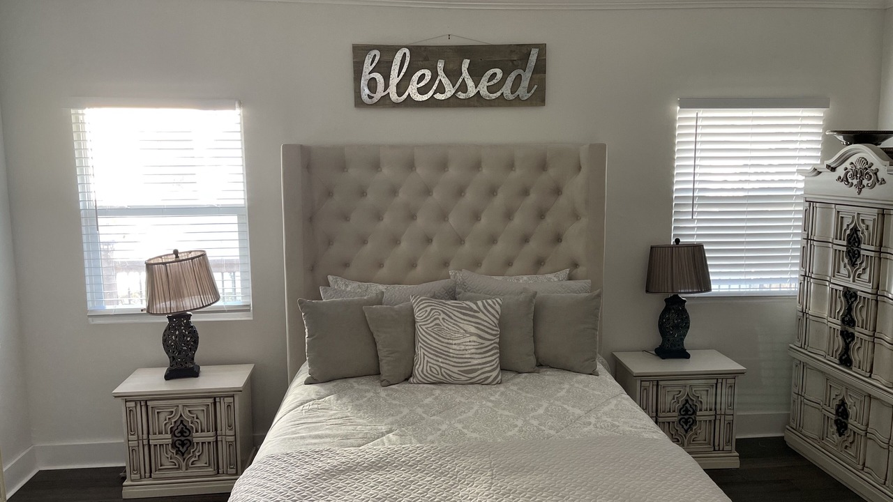Photo of Bedroom in United Central