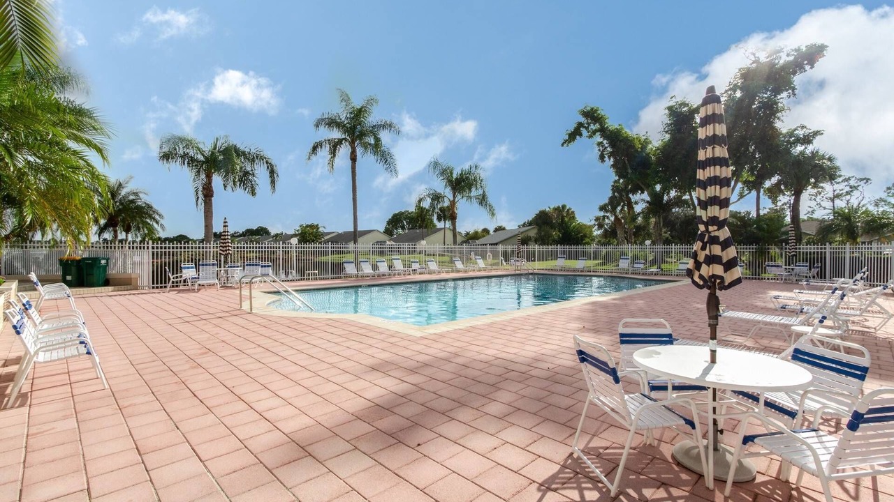 Photo of Outdoor in Crown Pointe