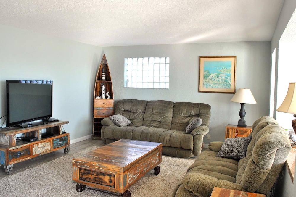 Photo of Livingroom in Ocean Grove Terrace