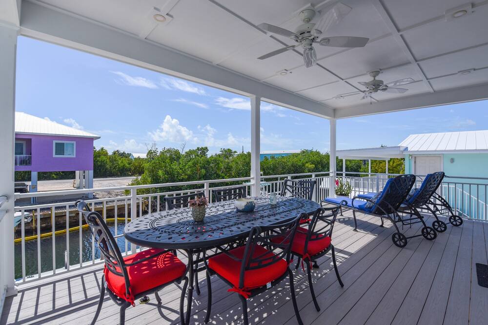 Photo of Patio Balcony in Breezeswept Beach Estates