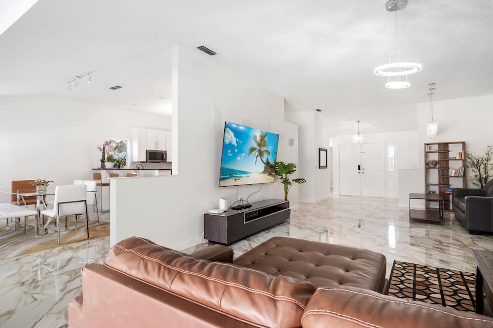 Photo of Bedroom in Palm River Estates
