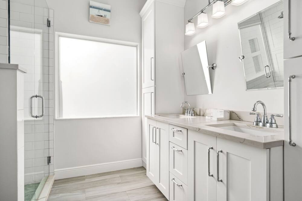 Photo of Bathroom in Palm River Estates