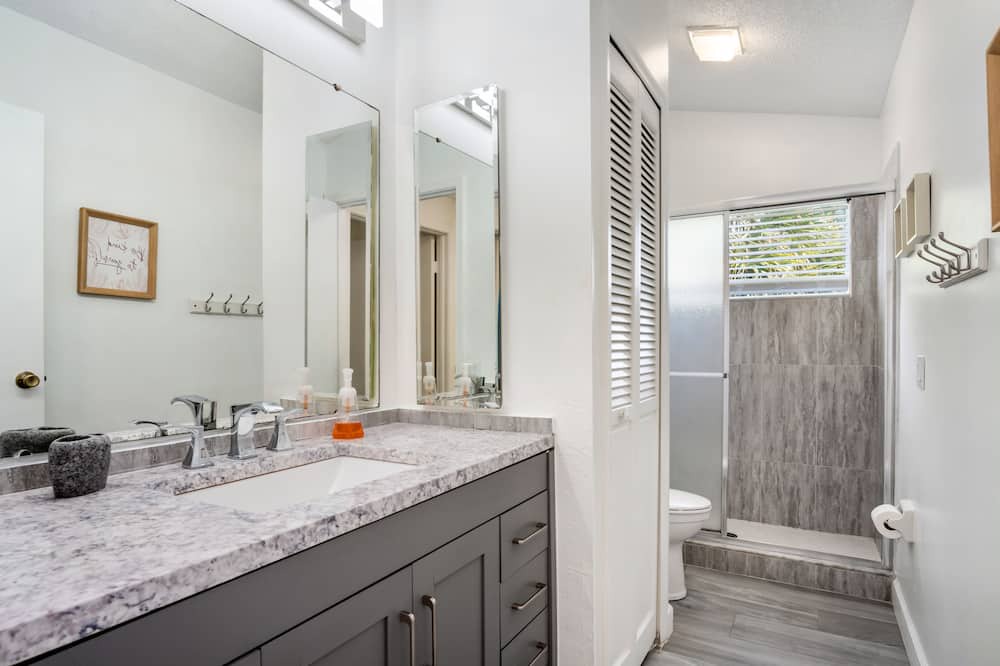 Photo of Bathroom in Palm River Estates