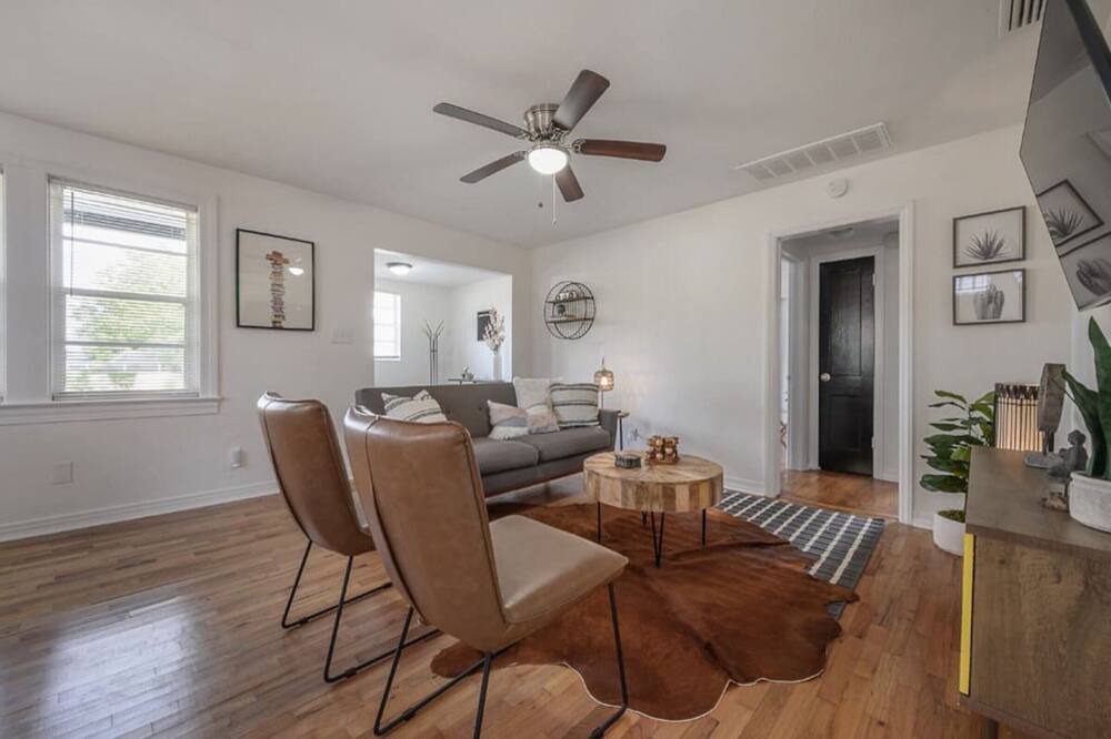 Photo of Bedroom in Riverside Heights