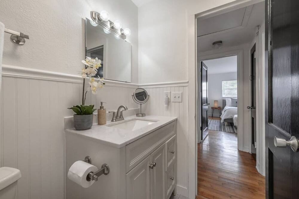 Photo of Bathroom in Riverside Heights
