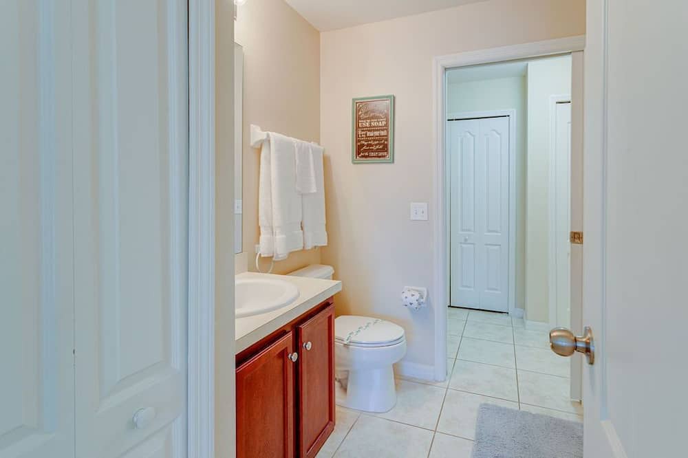 Photo of Bathroom in Sandy Ridge