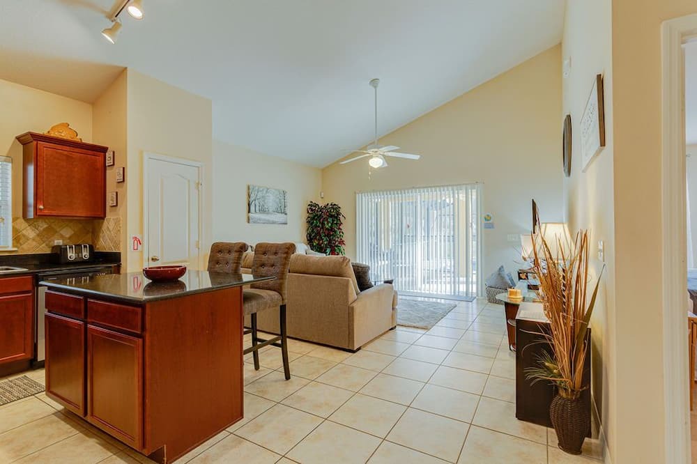 Photo of Livingroom in Sandy Ridge