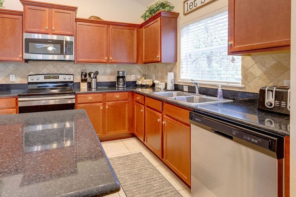 Photo of Kitchen in Sandy Ridge