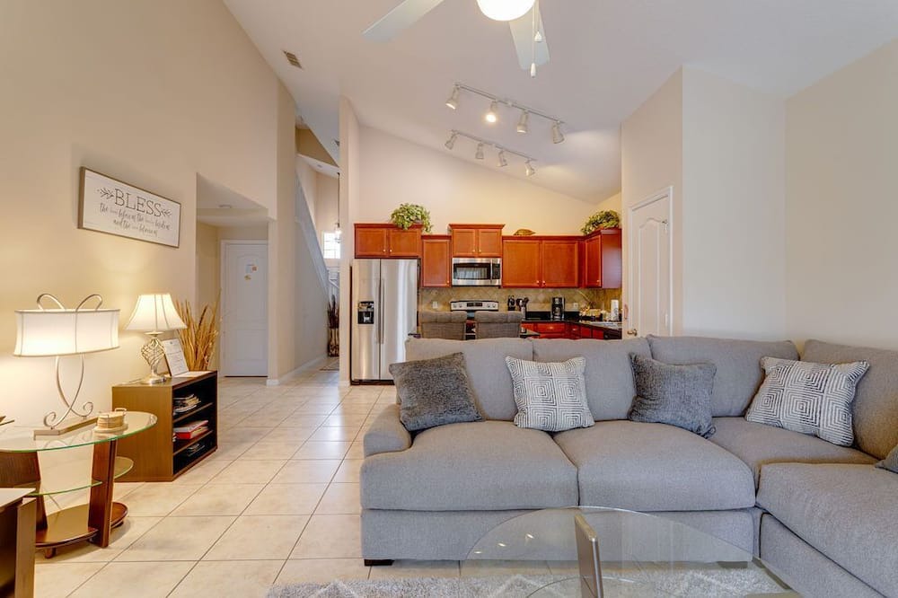 Photo of Livingroom in Sandy Ridge