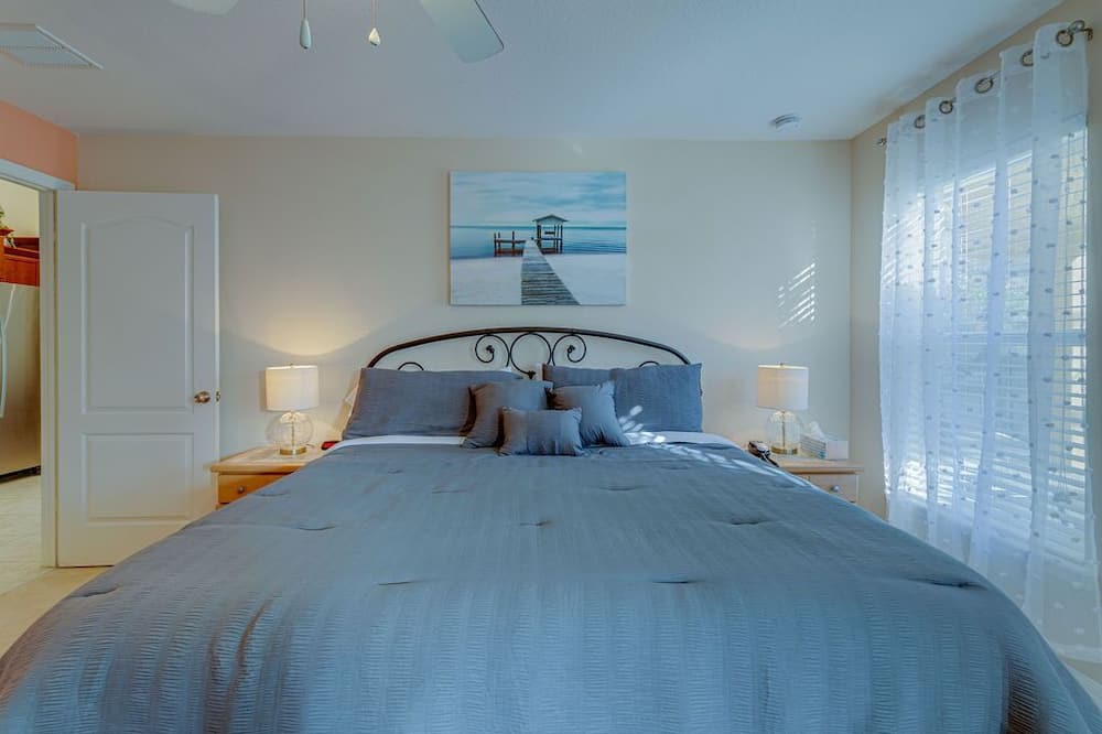Photo of Bedroom in Sandy Ridge
