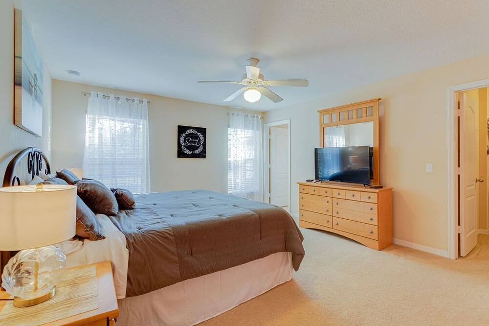 Photo of Bedroom in Sandy Ridge