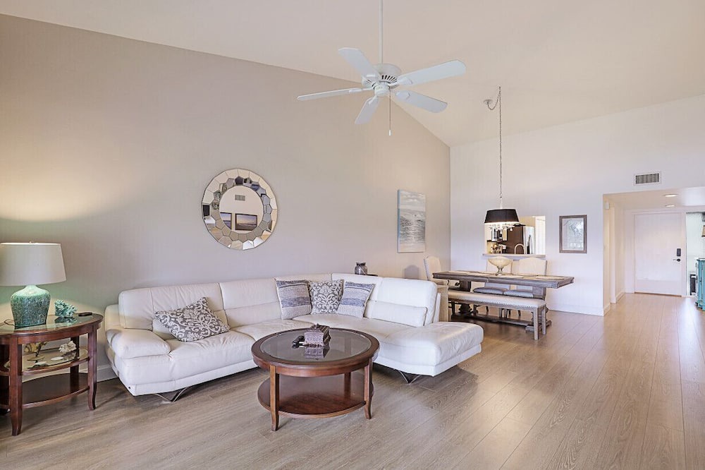 Photo of Livingroom in Kings Lake