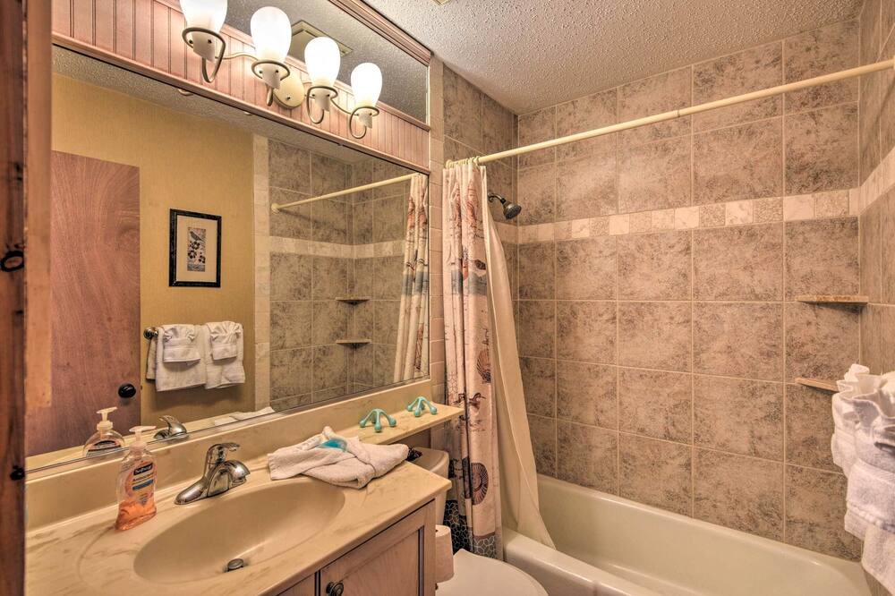 Photo of Bathroom in Painters Hill