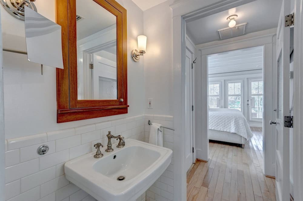 Photo of Bathroom in Seaside