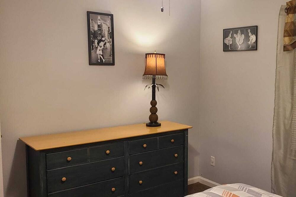 Photo of Bedroom in Greenview Shores