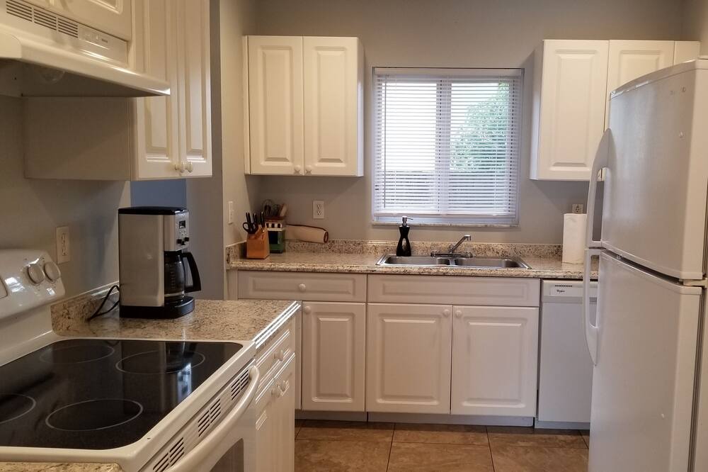 Photo of Kitchen in Greenview Shores