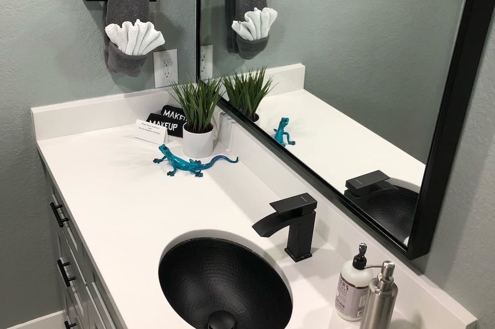 Photo of Bathroom in Independence Square