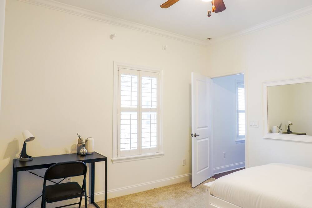 Photo of Bedroom in Historic District