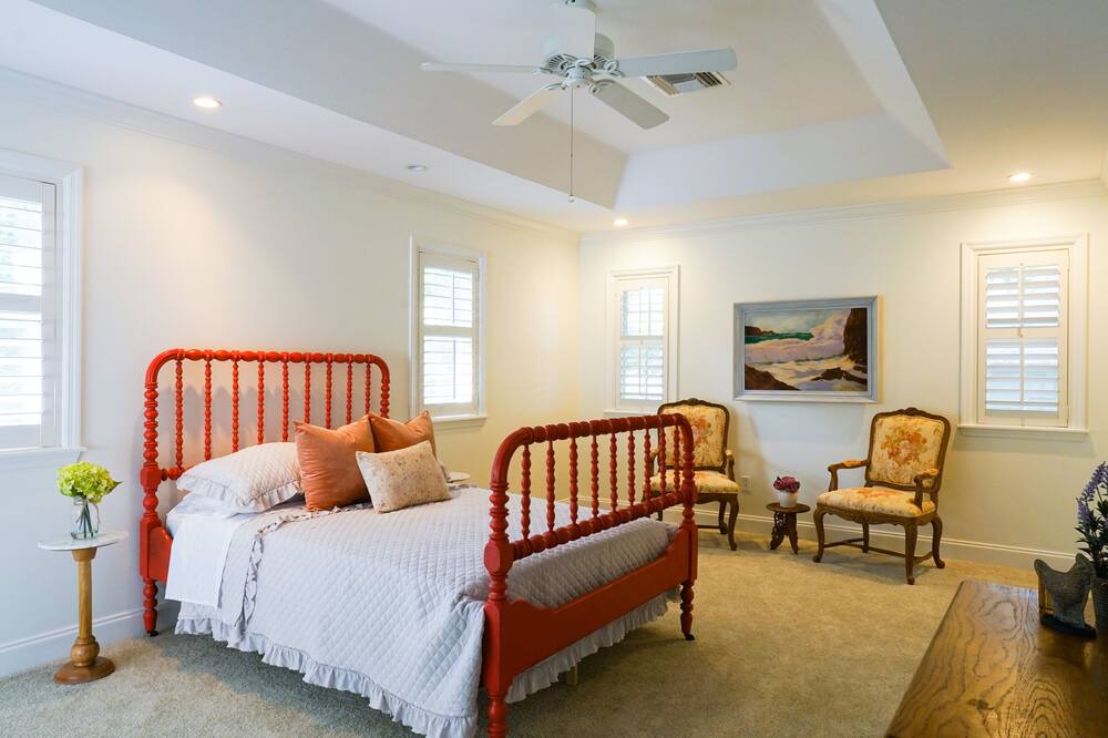 Photo of Bedroom in Historic District