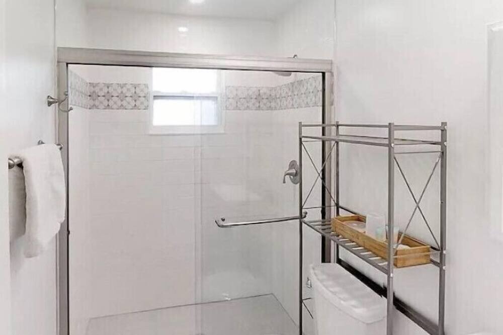 Photo of Bedroom in Surfcrest Village