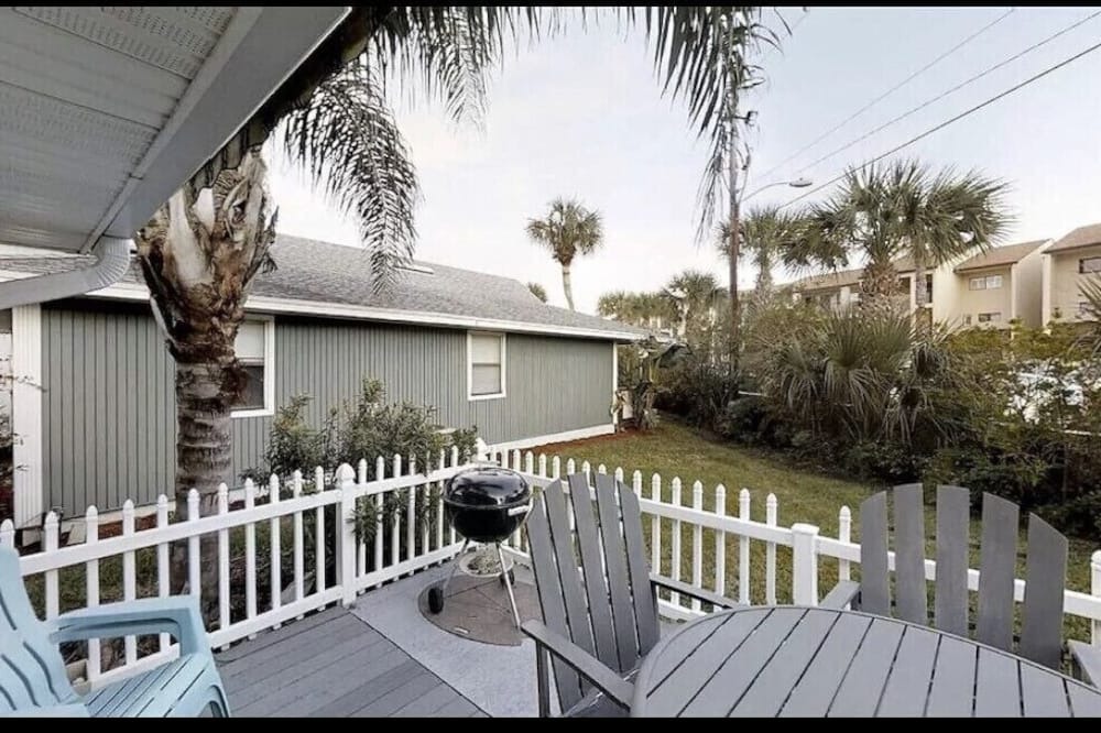Photo of Outdoor in Surfcrest Village