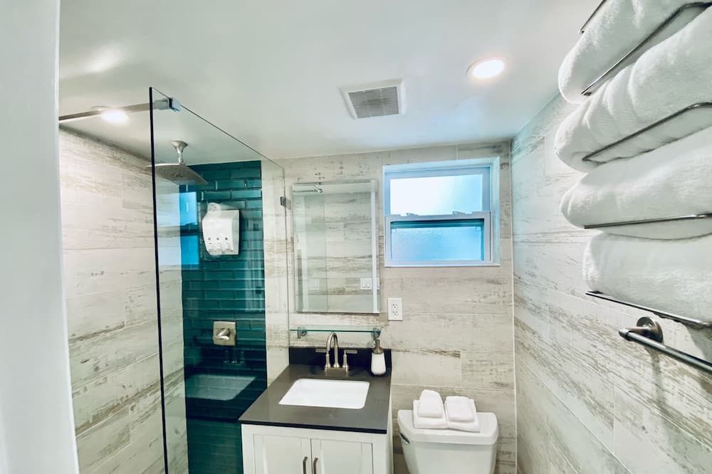 Photo of Bathroom in Victoria Park