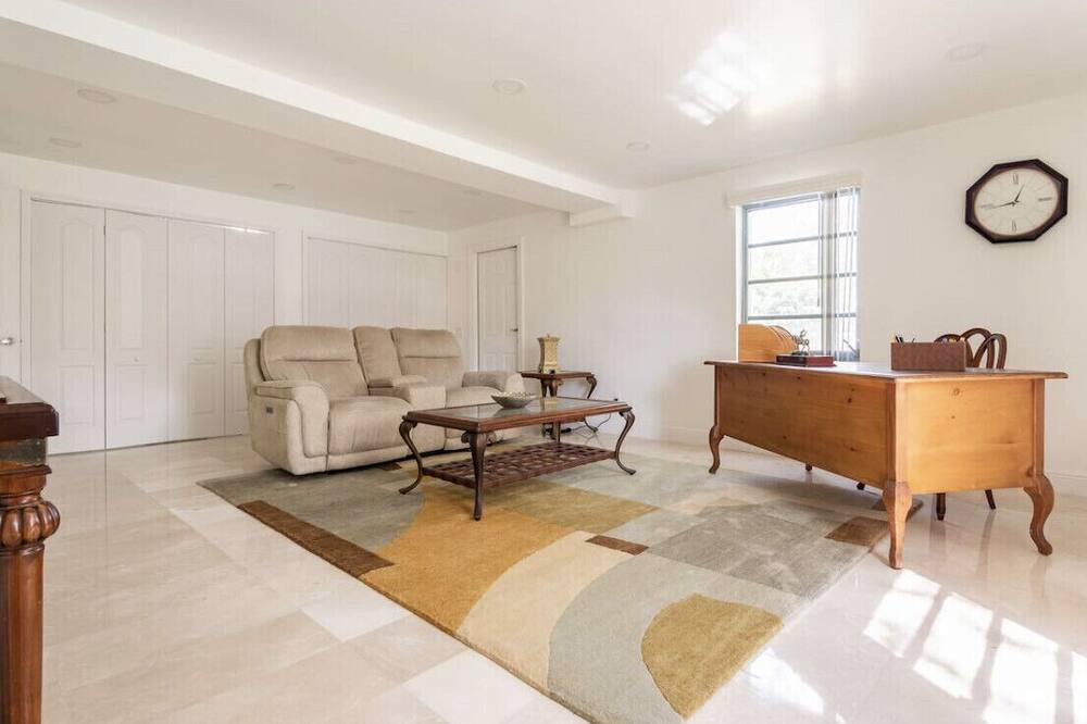 Photo of Bedroom in Ludlam