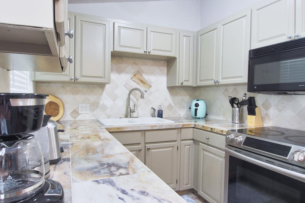 Photo of Kitchen in Sandalwood
