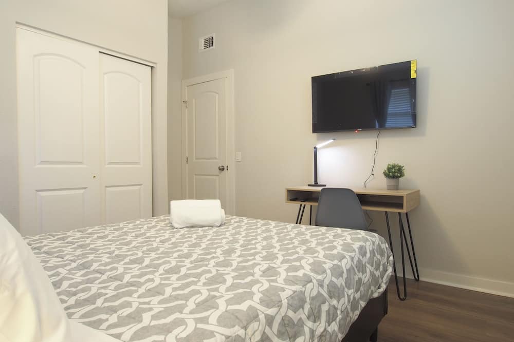 Photo of Bedroom in Sandalwood