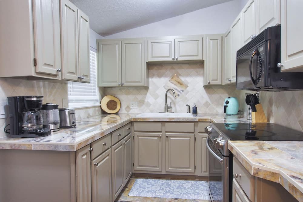 Photo of Kitchen in Sandalwood