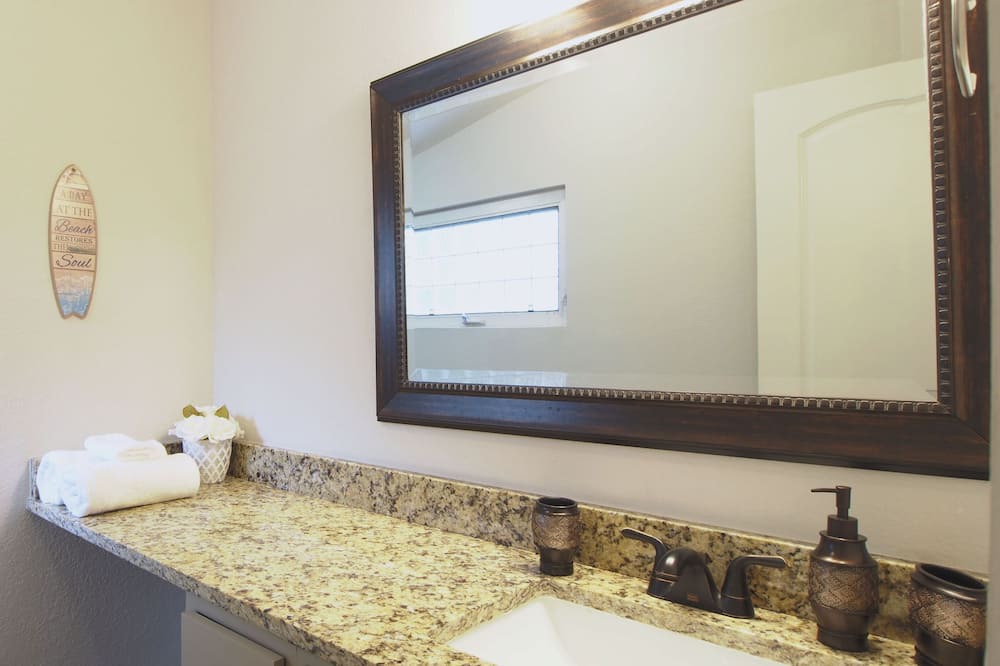 Photo of Bathroom in Sandalwood
