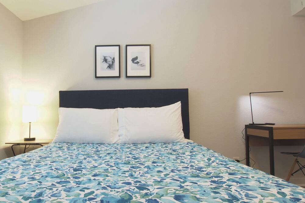 Photo of Bedroom in Sandalwood