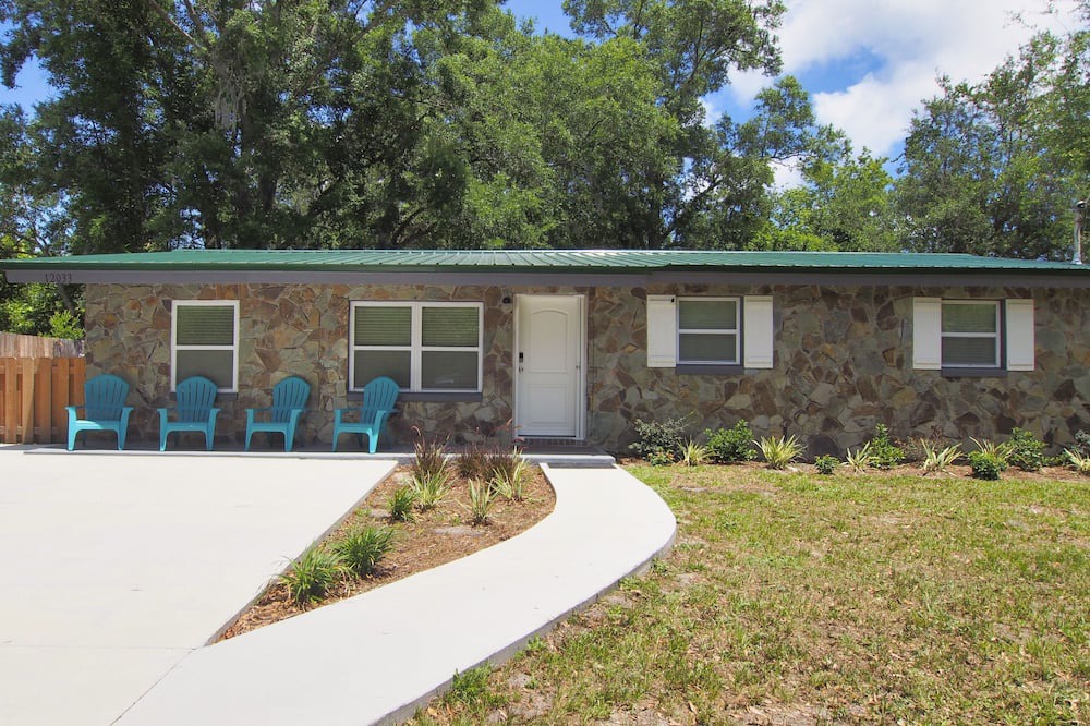 Photo of Outdoor in Sandalwood