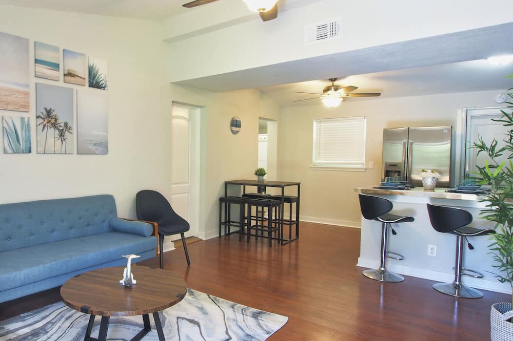 Photo of Livingroom in Sandalwood