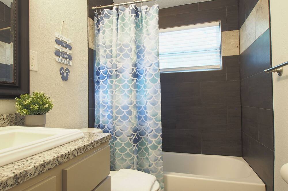 Photo of Bathroom in Sandalwood