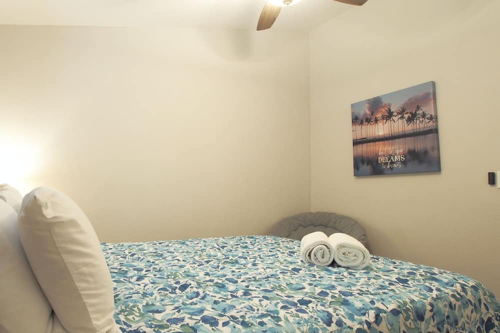 Photo of Bedroom in Sandalwood
