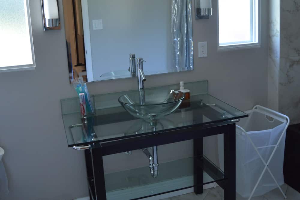 Photo of Bathroom in Davie