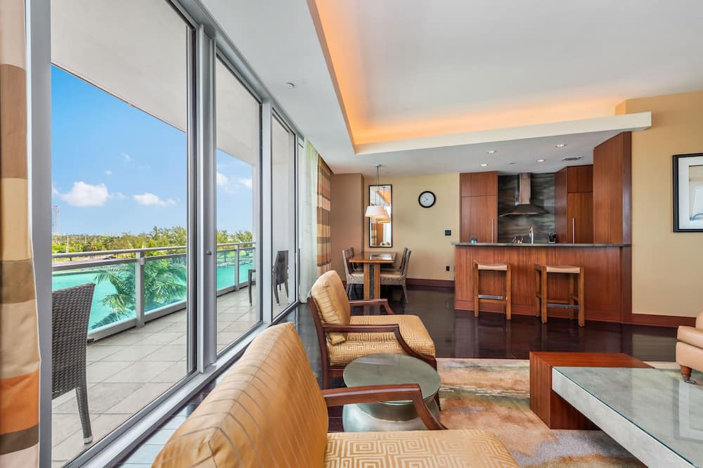 Photo of Livingroom in Bal Harbour