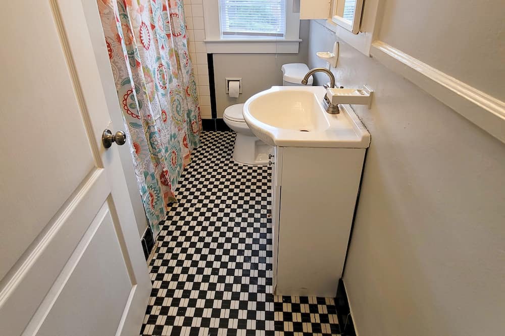 Photo of Bathroom in University Heights