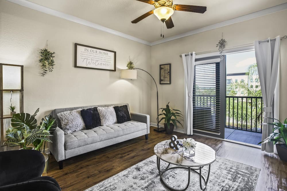 Photo of Livingroom in Deerwood
