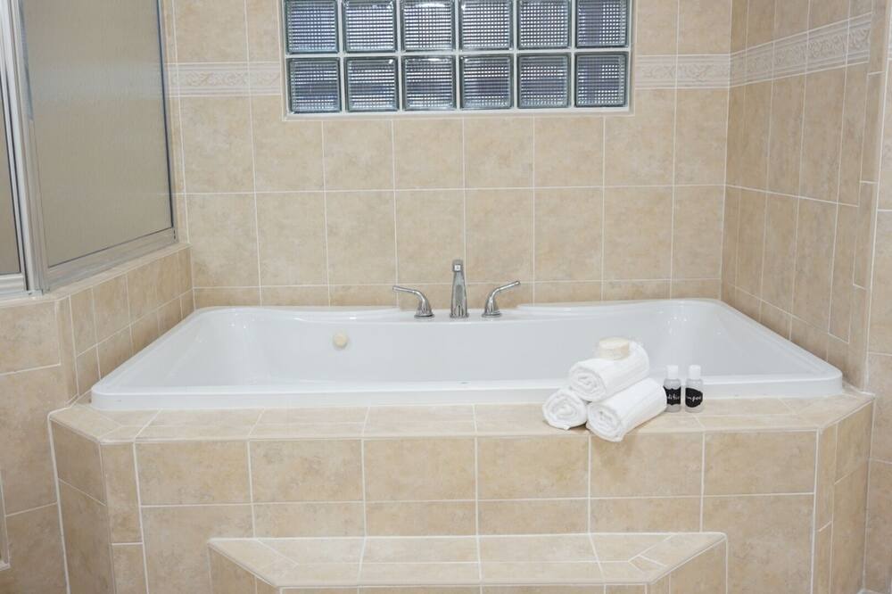 Photo of Bathroom in Richmond West