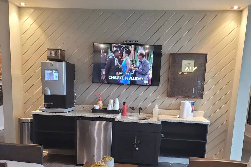 Photo of Livingroom in Baymeadows