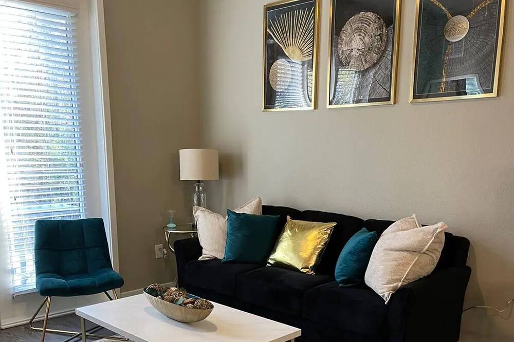 Photo of Livingroom in Baymeadows