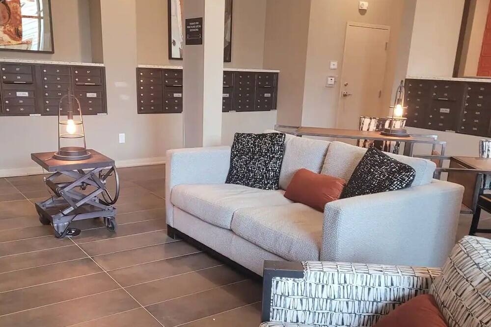 Photo of Livingroom in Baymeadows