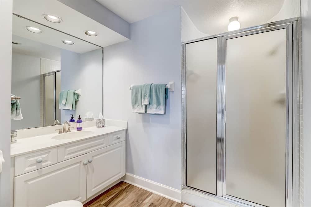 Photo of Bathroom in Fernandina Beach