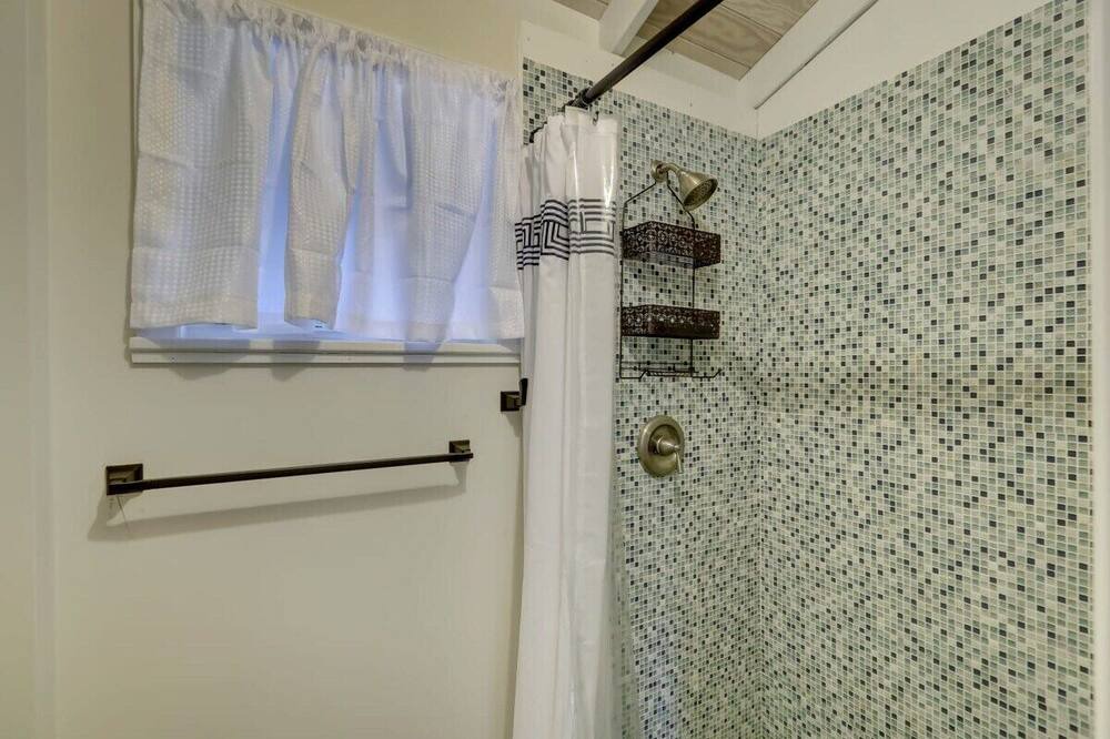 Photo of Bathroom in Sailboat Bend