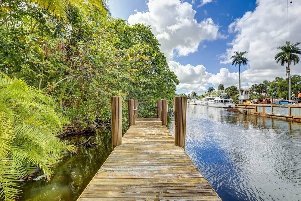 Photo of Outdoor in Sailboat Bend