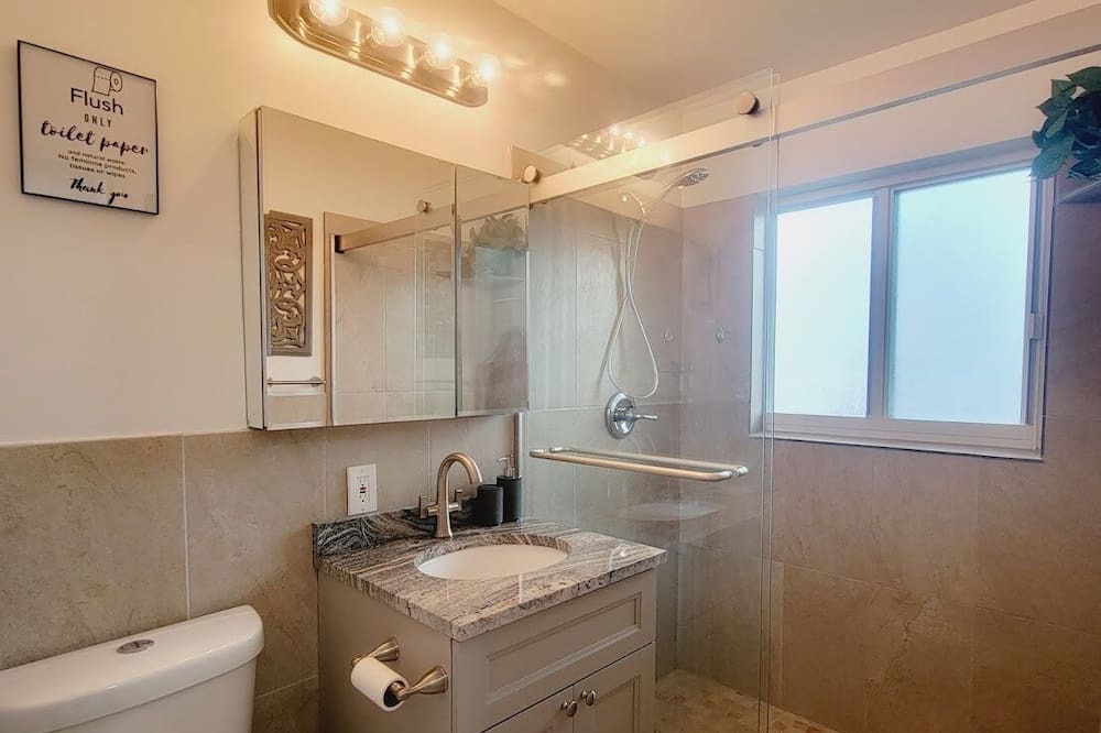 Photo of Bathroom in Sailboat Bend